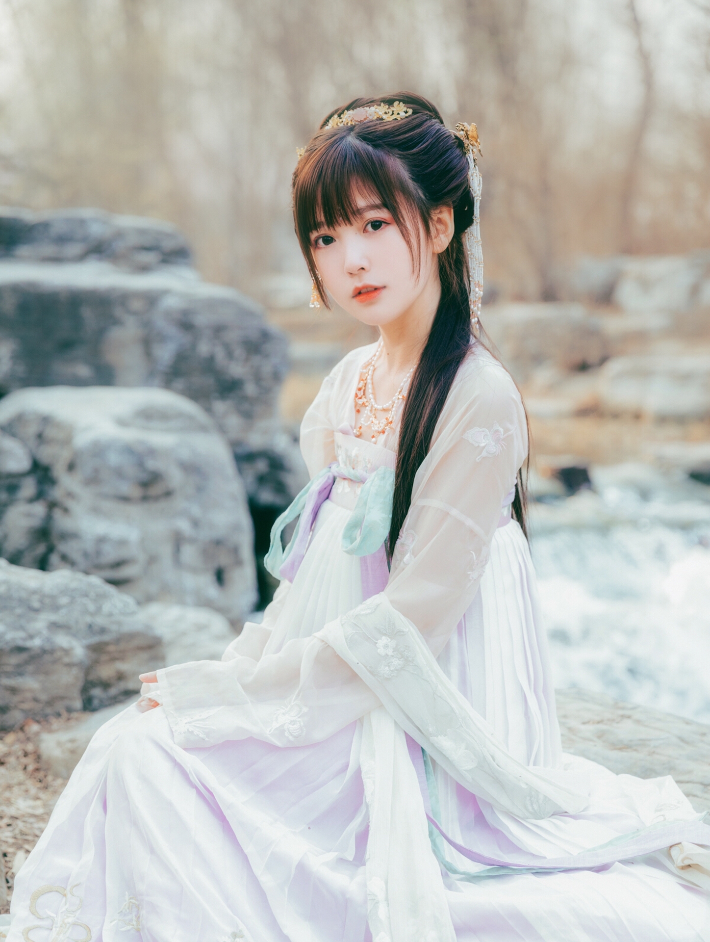 叶初婳唯美清新美少女白衣美女图 气质妹子古风汉服文化长发写真照