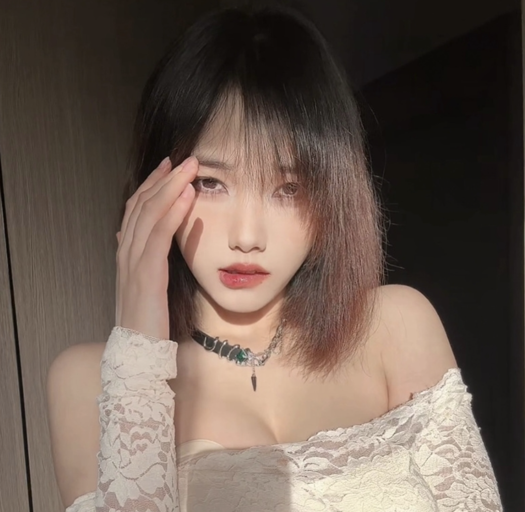 琳铛维密圈子图片资源分享,她的微博里有什么