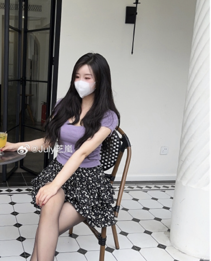 软妹小九九维密图片视频资源，July芝岚weme中的经常瞬间