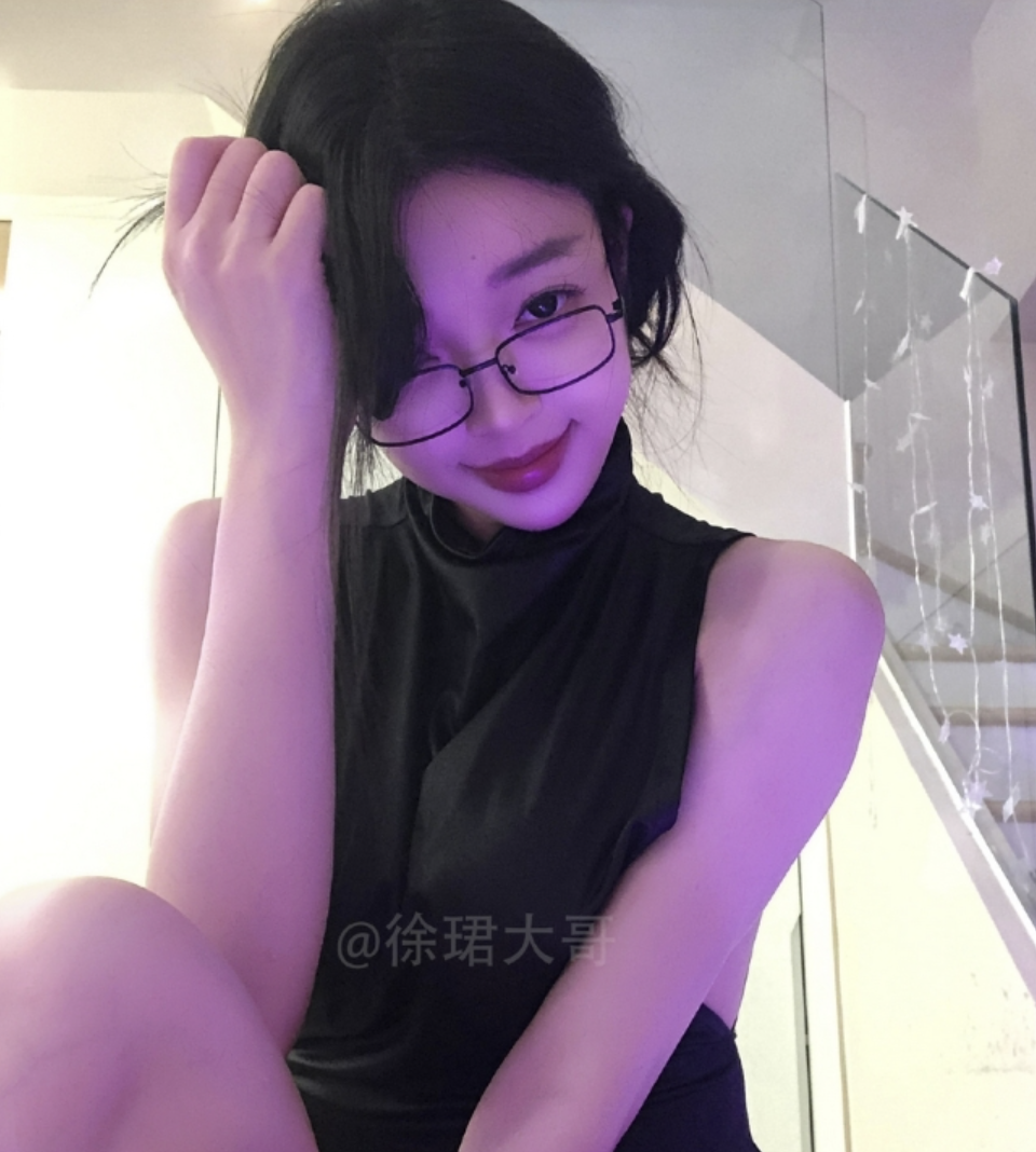 徐珺大哥微密圈付费写真视频及舰长图片合集下载