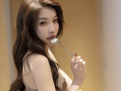 徐莉芝最新作品鉴赏，窈窕淑女的魅力展示